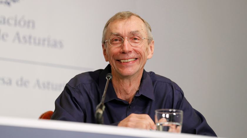 O prémio Nobel da Medicina e Fisiologia 2022, o geneticista Svante Pääbo.  Foto: José Luis Cereijido/EPA