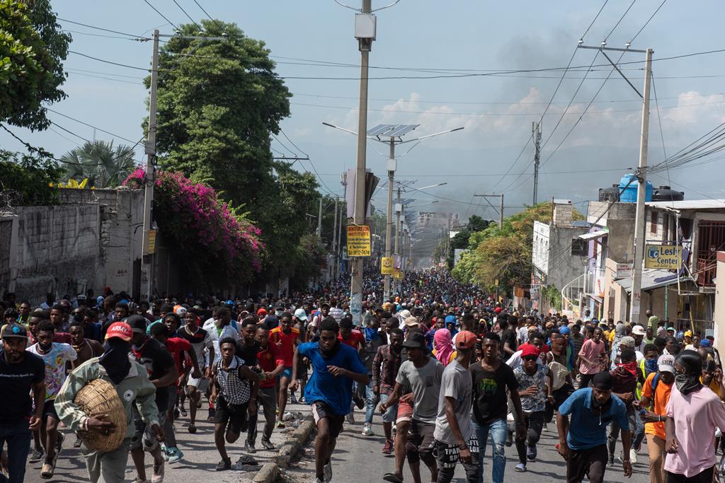 Manifestação contra governo em Port-au-Prince, no Haiti. Foto: Johnson Sabin/EPA