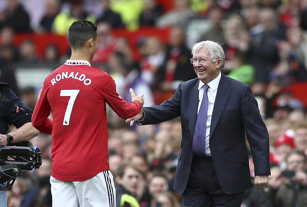 Manchester United goleado pelo Brentford com Cristiano Ronaldo a titular