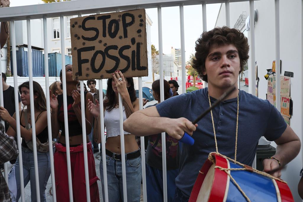 Protesto climático no liceu Camões, em Lisboa. Foto: Manuel De Almeida/Lusa