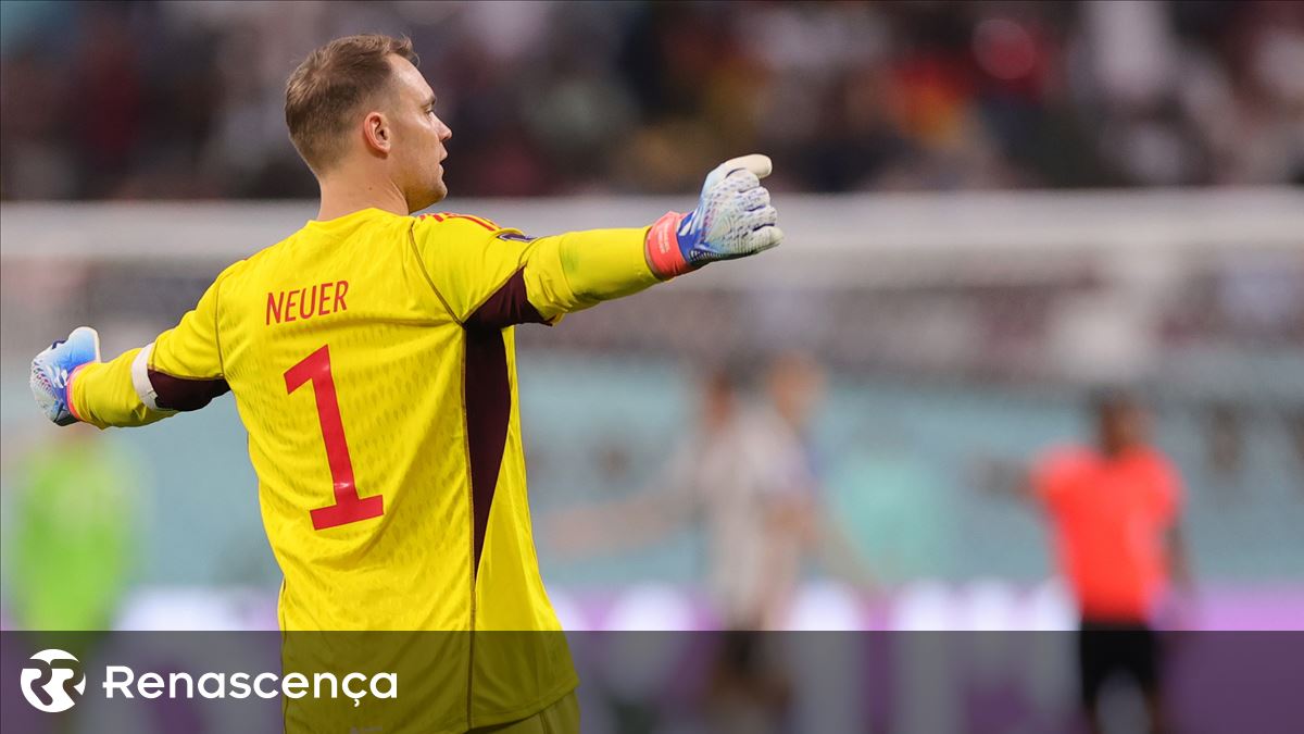 Visão  Guarda-redes alemão Manuel Neuer regressa aos treinos do Bayern  Munique após dez meses