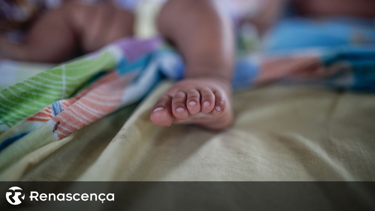 Alargamento de licença parental tem impacto de 400 milhões. Governo quer saber se entra no OE2025