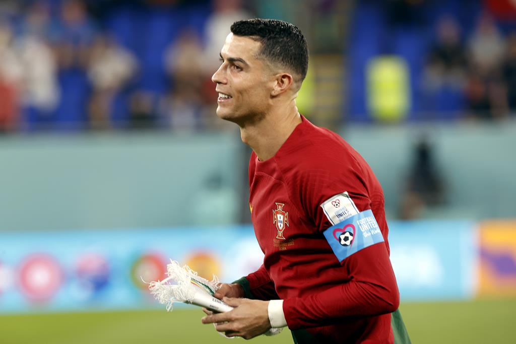 Cristiano Ronaldo antes da partida de Portugal contra o Gana no Mundial do Qatar. Foto: Rolex Dela Pena/EPA