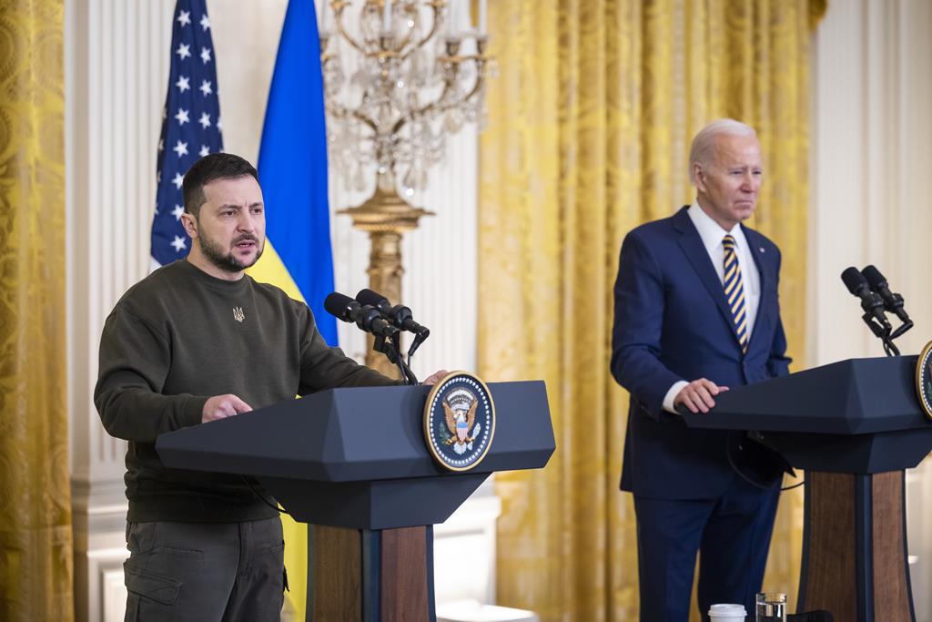 Volodymyr Zelensky e Joe Biden. Foto: Jim Lo Scalzo/EPA
