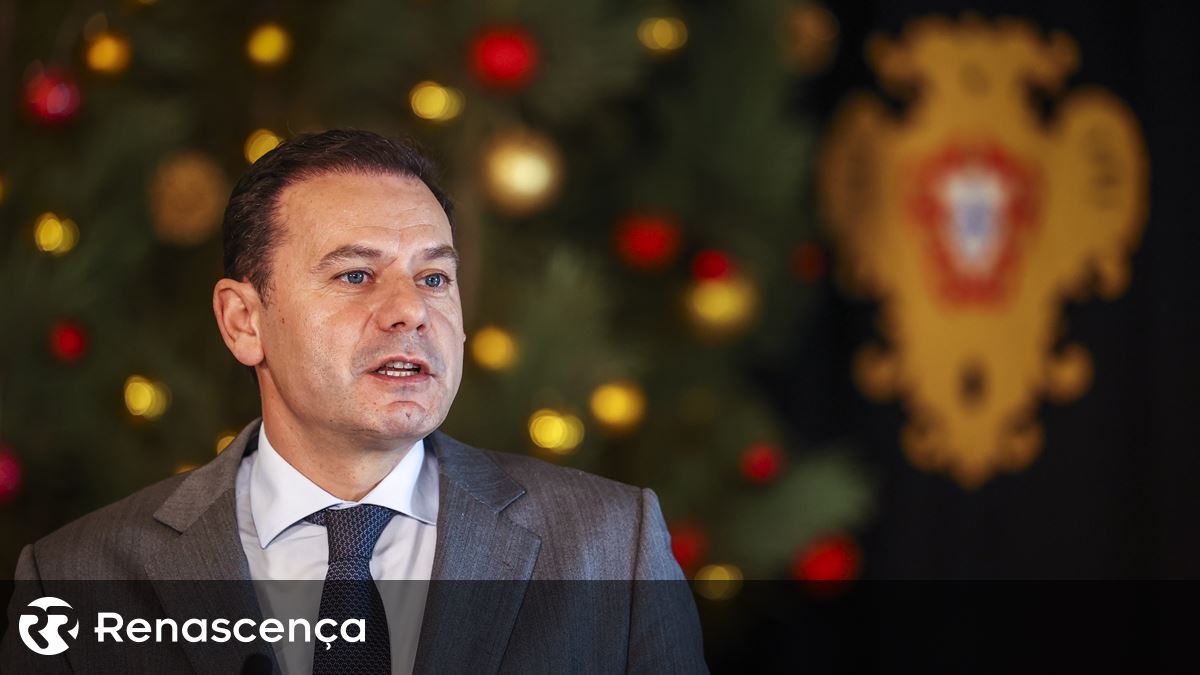 "Ministro das Finanças é um peso morto no Governo", diz Montenegro