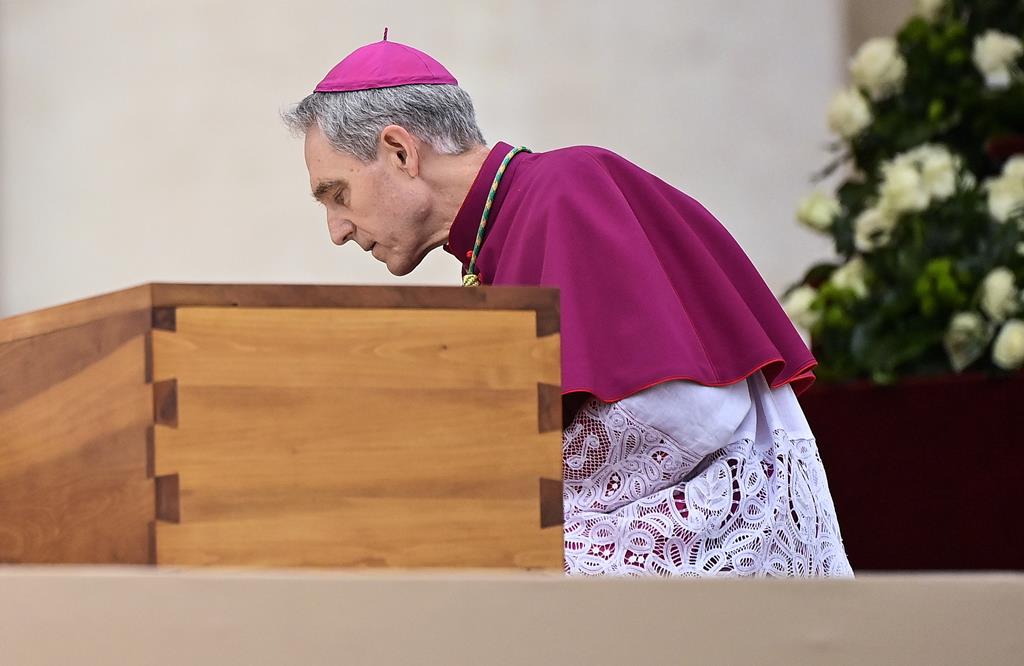 O arcebispo Georg Gänswein, durante o funeral do Papa Emérito Bento XVI Foto: Riccardo Antimiani/EPA