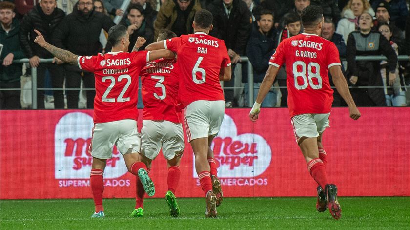 Jogadores do Benfica festejam vitória sobre o Varzim Foto:  Rui Manuel Farinha/Lusa