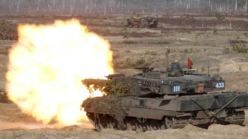 blindado - tanque de guerra Leopard 2 Foto: Valda Kalnina/EPA
