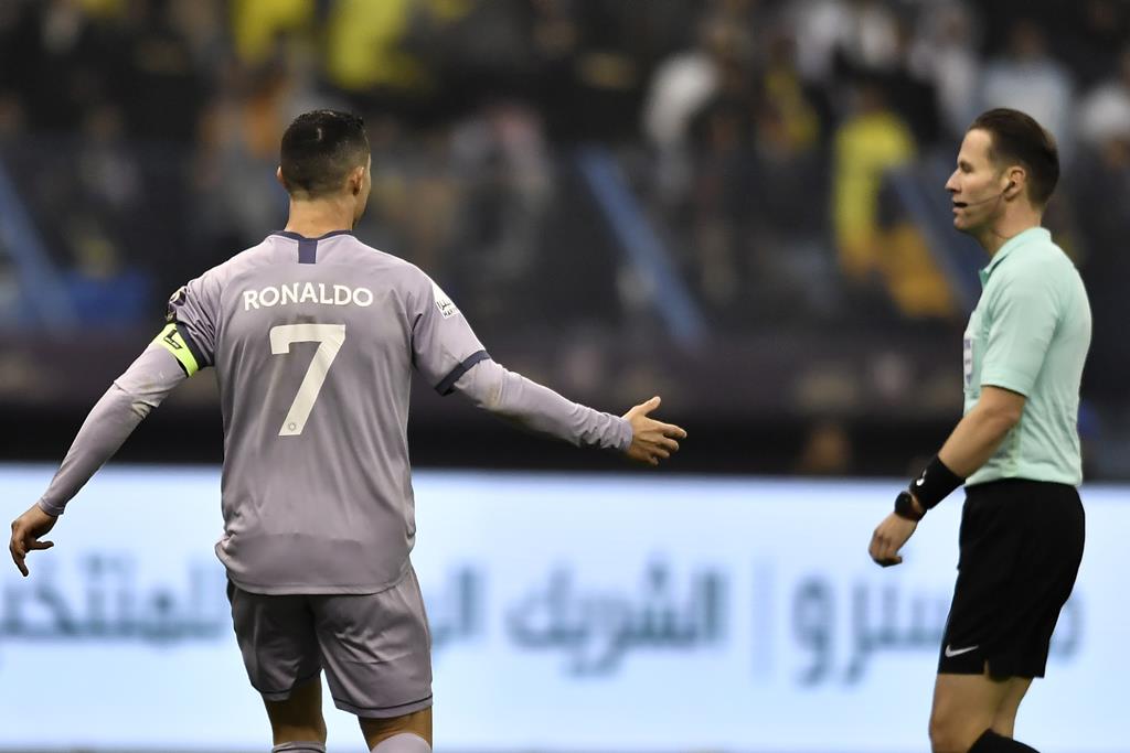 Cristiano Ronaldo durante o Al-Ittihad - Al-Nassr da Supertaça saudita. Foto: Str/EPA