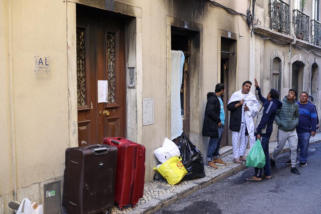 Incêndio na Mouraria em Lisboa provoca 2 mortos e 14 feridos. Foto: António Cotrim/Lusa
