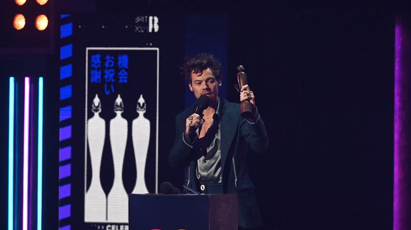 Harry Styles nos BRIT Awards 2023. Foto: Neil Hall/EPA