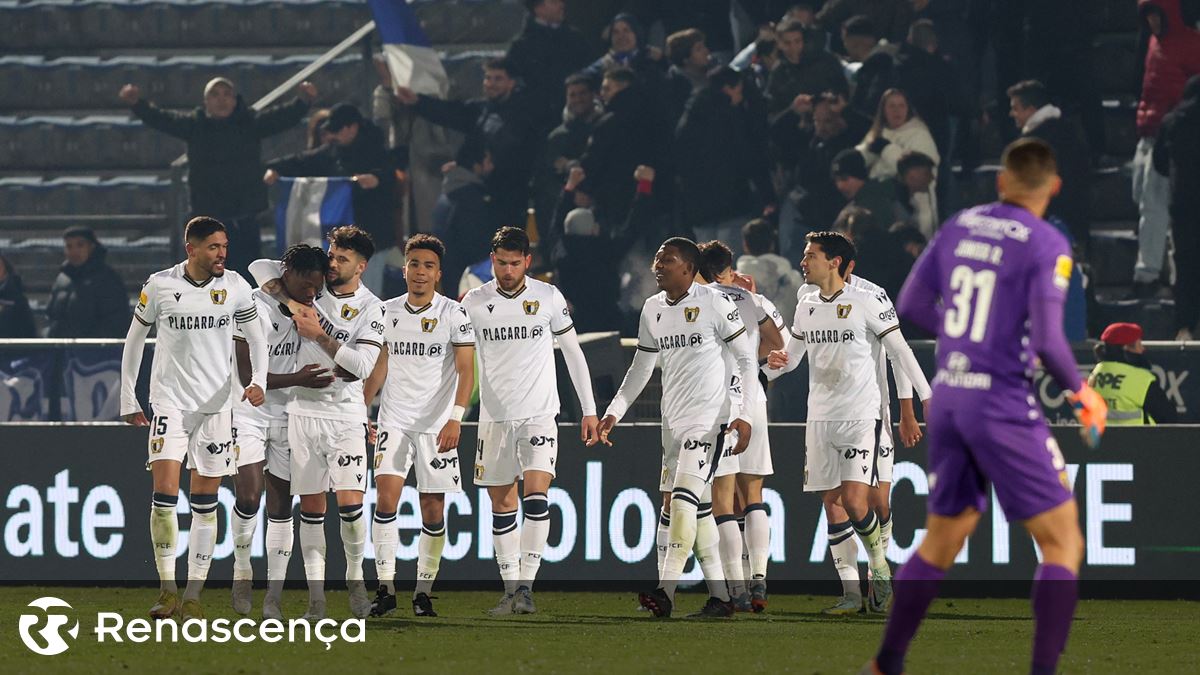 Famalicão Vence Portimonense E Sobe A Oitavo Da I Liga Renascença 