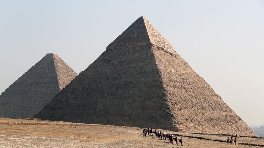Egito revela passagem oculta de nove metros na Grande Pirâmide de Queops. Foto: Khaled Elfiqi/EPA