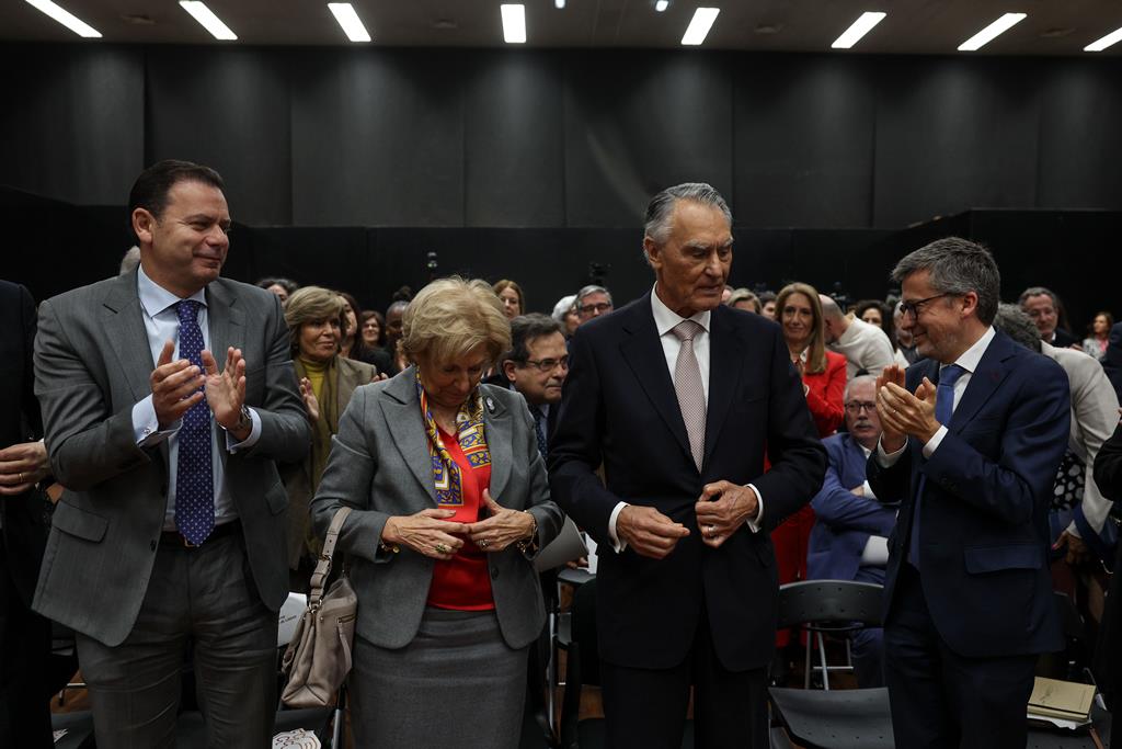 Cavaco Silva ladeado por Carlos Moedas e Luís Montenegro, antes do discurso que marcava os 30 anos do PER. Foto:Lusa