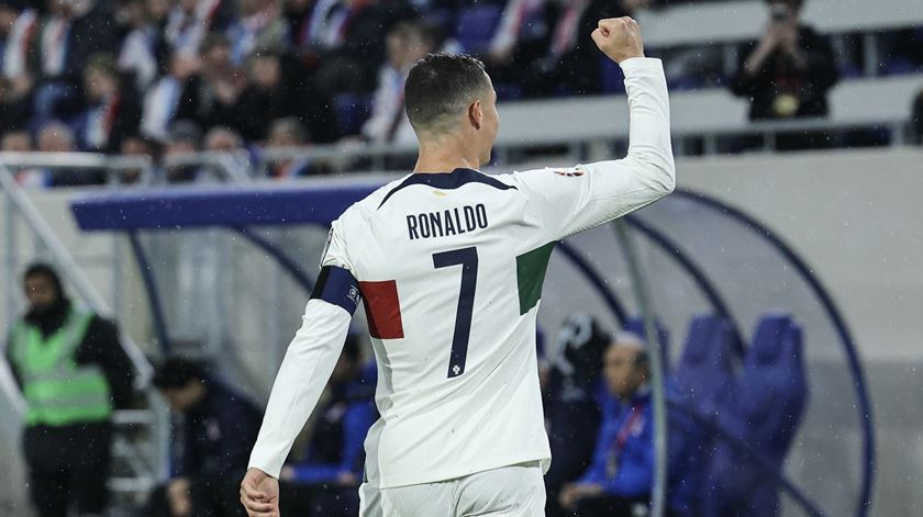 Cristiano Ronaldo marca por Portugal ao Luxemburgo. Foto: Miguel A. Lopes/Lusa