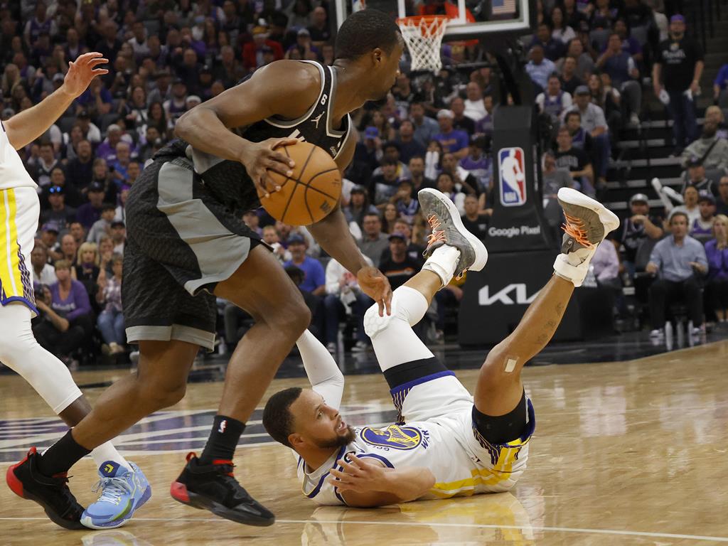 Apesar da derrota, Curry foi o melhor marcador do encontro entre Warriors e Kings Foto: John G. Mabanglo/EPA