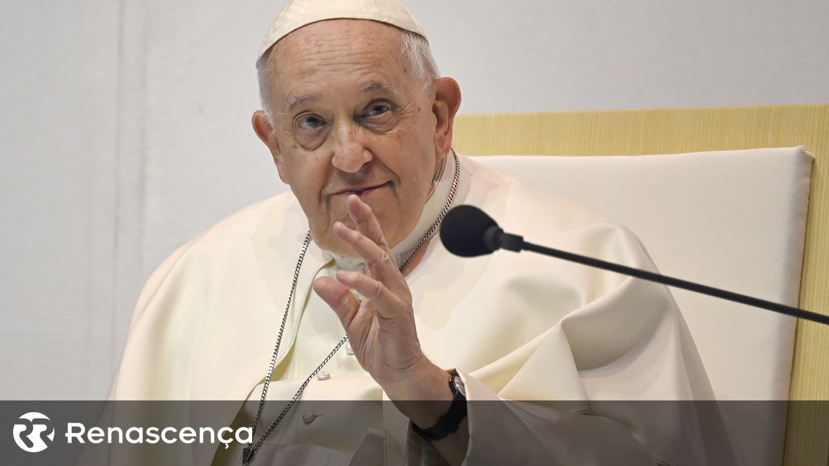 Papa Francisco tem noite tranquila após cirurgia, diz Vaticano