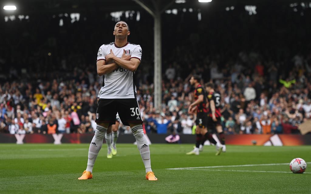 Carlos Vinícius tem três golos nos últimos quatro jogos que fez pelo Fulham Foto: Neil Hall/EPA