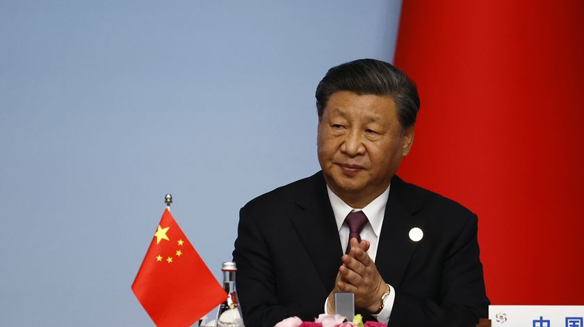 Presidente chinês volta à Europa com economia e Ucrânia na agenda
