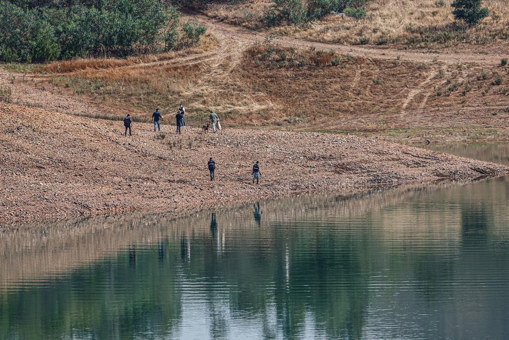 Buscas na barragem do Arade, caso Maddie McCann Foto: Luís Forra/Lusa