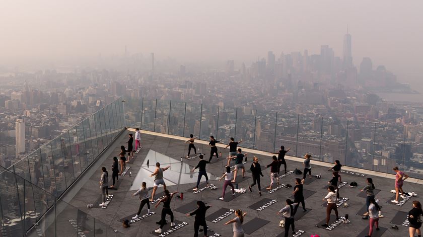 Vista do fumo de Nova Iorque apartir de cima de um edifício Foto: Justin Lane/EPA