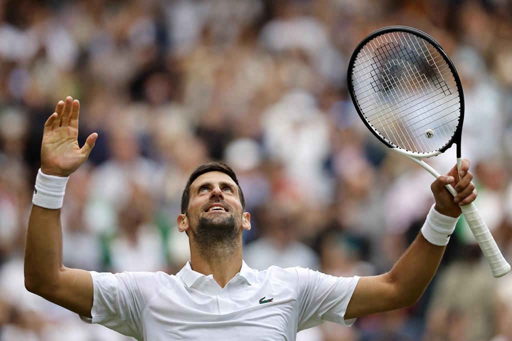 Novak Djokovic vence Andrey Rublev em batalha de 3h01min e avança