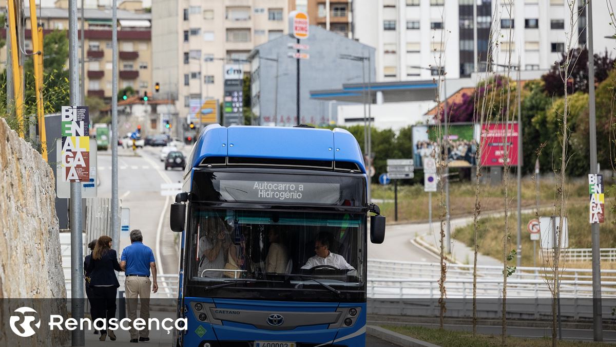 Grupo de trabalho da AM Porto pergunta à Metro se há novo prazo para receber metrobus