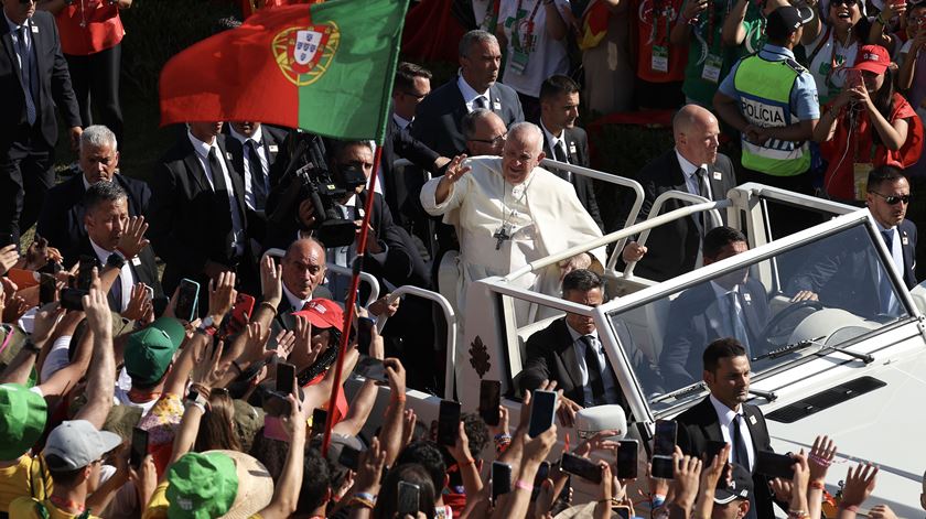 Clique nas setas para ver mais fotos da visita do Papa a Portugal. Foto: Miguel A. Lopes/Lusa
