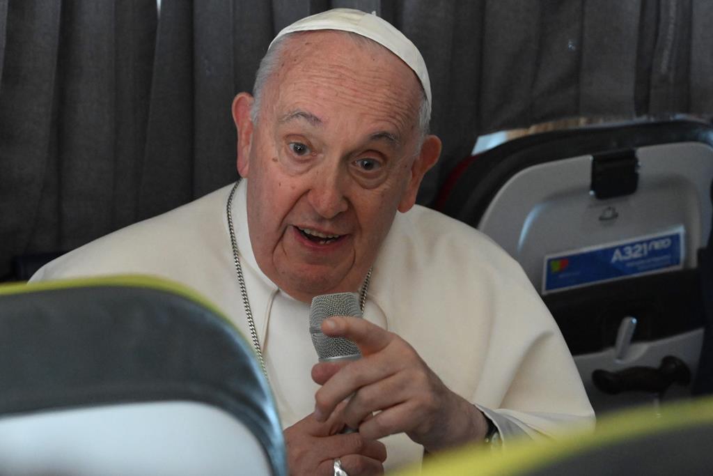 Papa elogia forma como Igreja portuguesa enfrenta "peste dos abusos