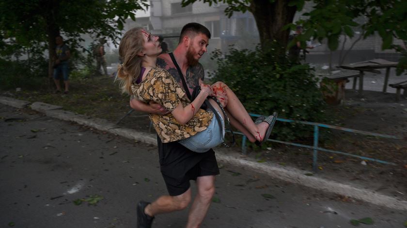 Ataque russo na cidade de Pokrovsk na região de Donetsk Foto: Stanislav Krupar/EPA