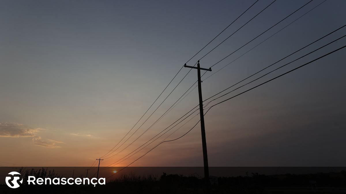 Fogo em subestação da E-Redes deixa 4.000 pessoas sem luz