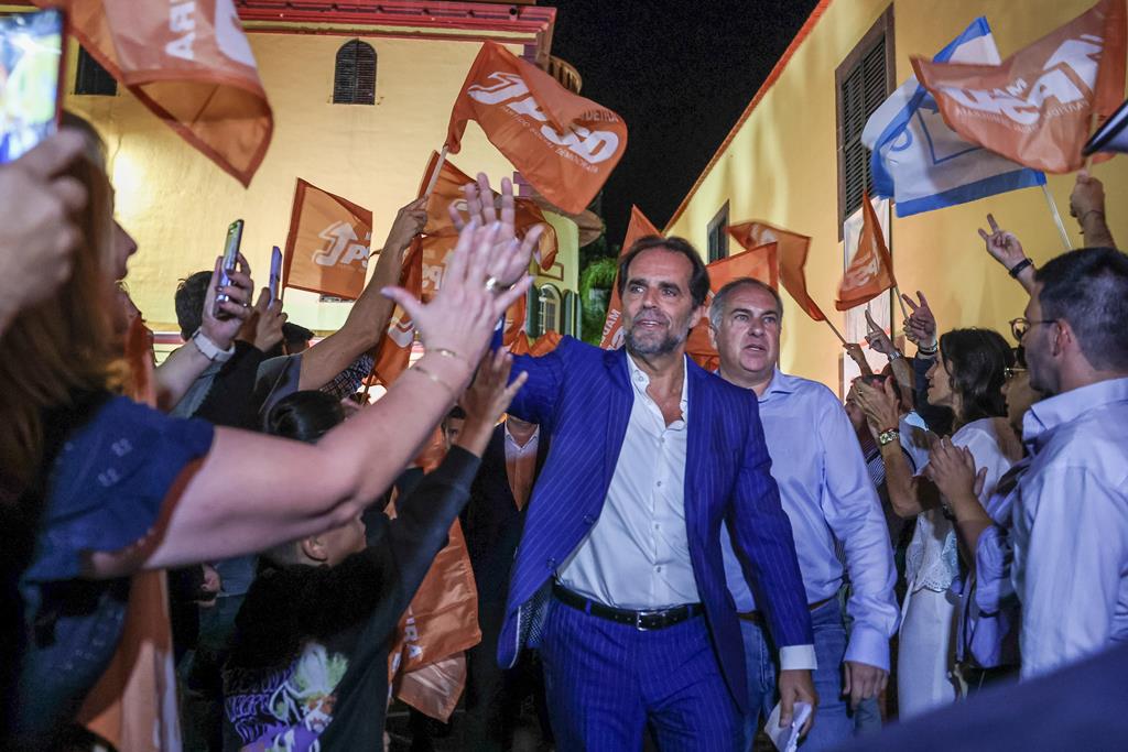 Miguel Albuquerque celebra resultado das eleições de domingo. Foto: Paulo Novais/Lusa