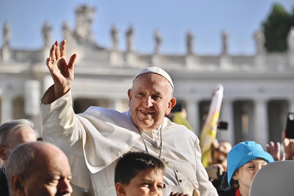 Em outubro, Papa Francisco pede orações pelo Sínodo