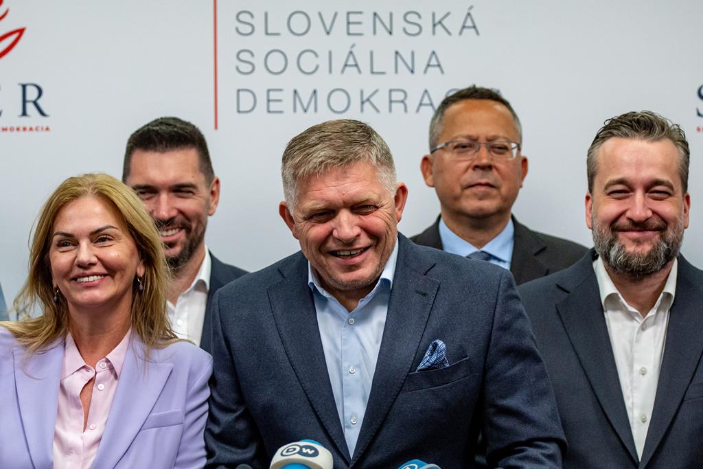 Robert Fico, líder do Smer-SD, venceu as eleições na Eslováquia com um discurso pró-Rússia. Foto: Martin Divisek/EPA