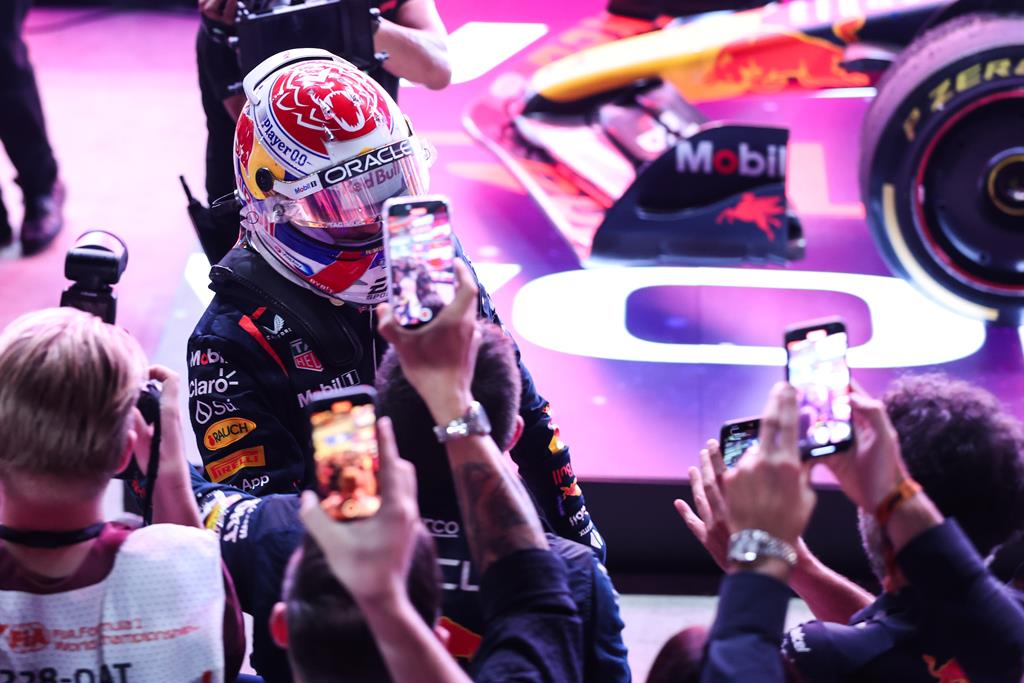 Max Verstappen é tricampeão mundial de Fórmula 1