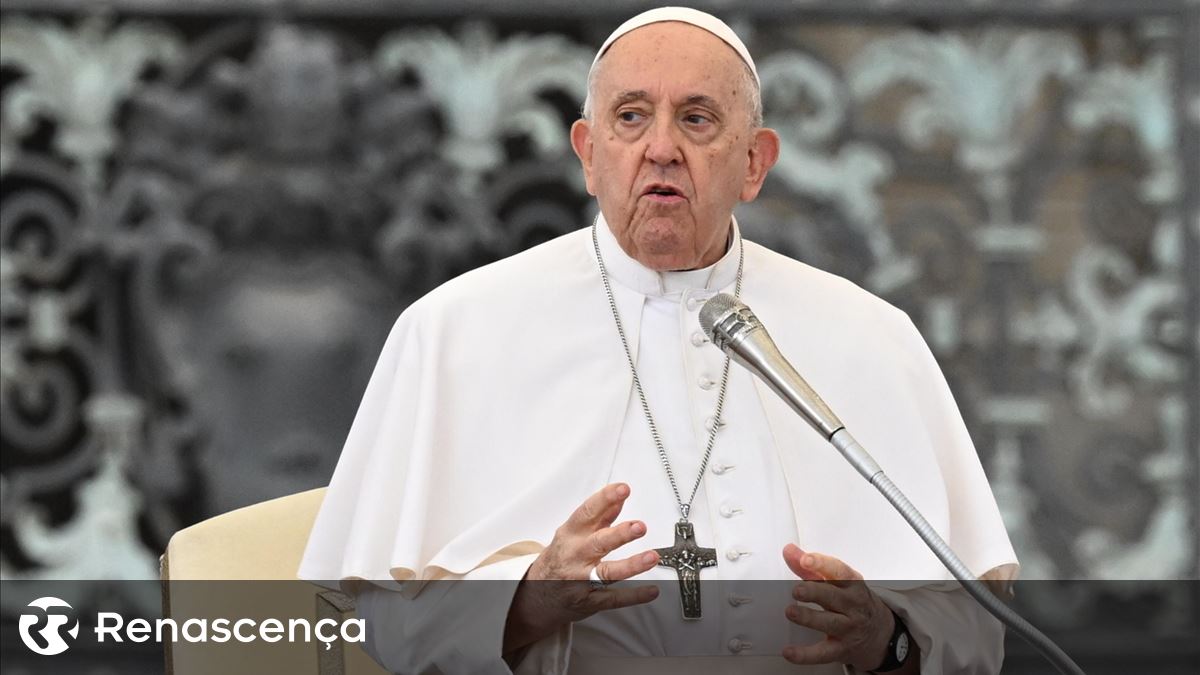 Peço-lhes que parem, em nome de Deus: cessem o fogo!', pede Papa