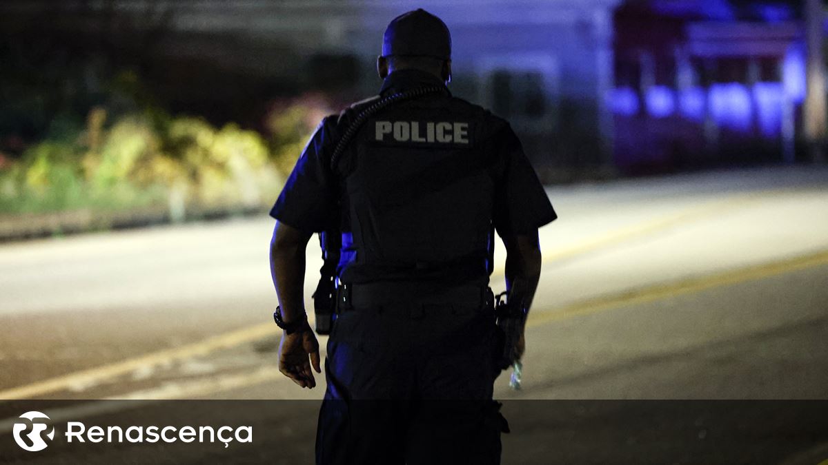 Três polícias mortos em "dia absolutamente trágico na cidade de Charlotte"