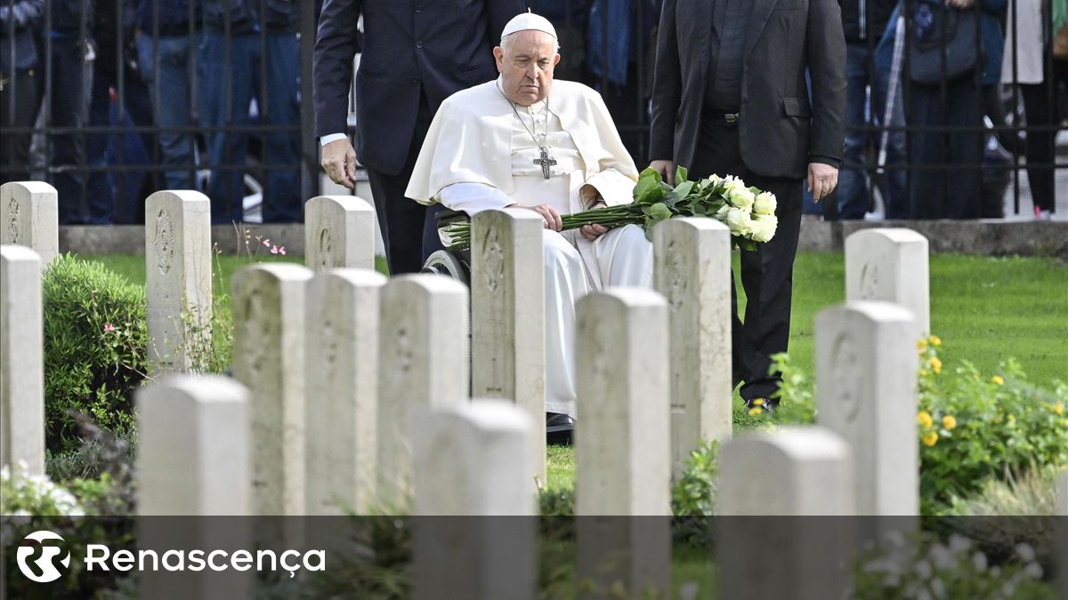 Peço-lhes que parem, em nome de Deus: cessem o fogo!', pede Papa