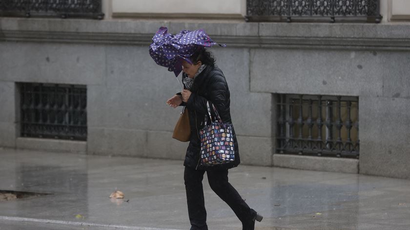 Tempestade em Espanha. Foto: Juan Carlos Hidalgo/EPA