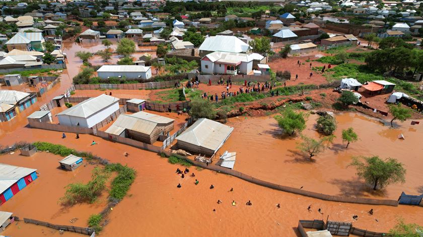Pelo menos 473 mortos e 1,6 milhões de afetados pelas chuvas na África Oriental