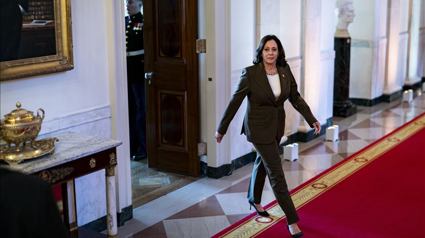 Joe Biden desistiu. Se Kamala Harris é a candidata, quem poderá ser "vice"?