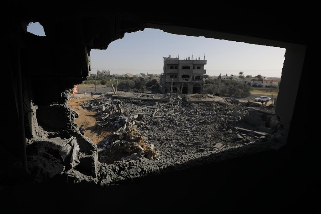 Damage following overnight Israeli airstrikes on Khan Younis, Gaza. Foto: Mohammed Saber/EPA