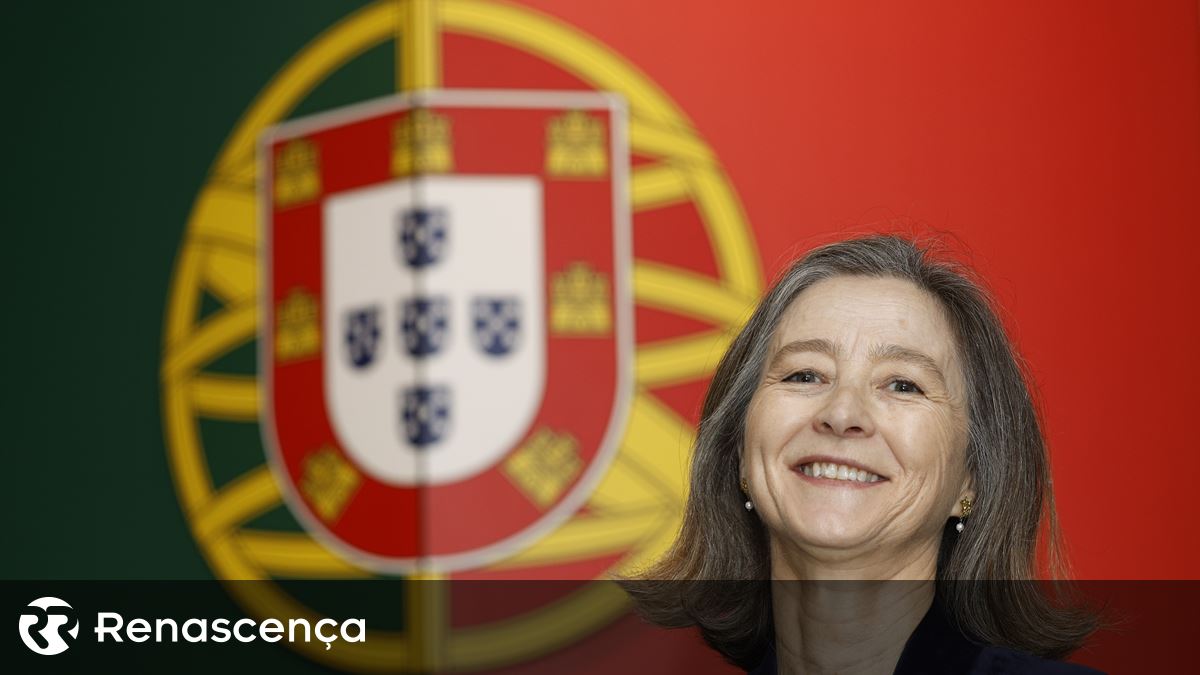 Sondagem vai mostrar como os portugueses "olham" a história e a democracia