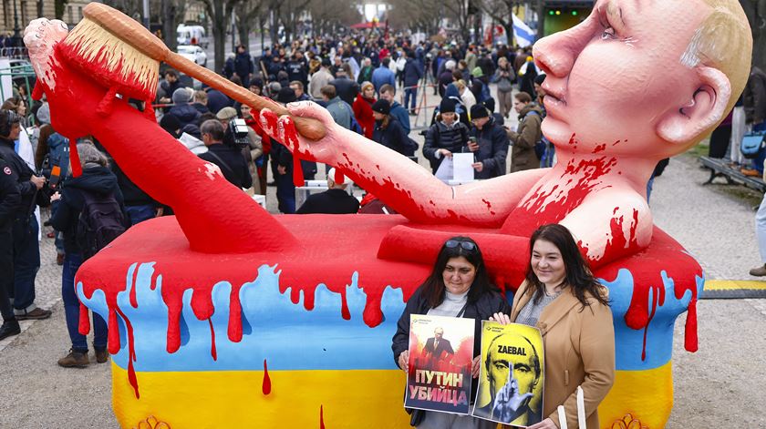 Manifestação anti-Putin em Berlim. Foto: Hannibal Hanschke/EPA