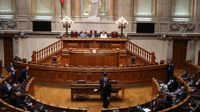 Parlamento elege representantes para conselhos de Defesa, Informações e Segurança