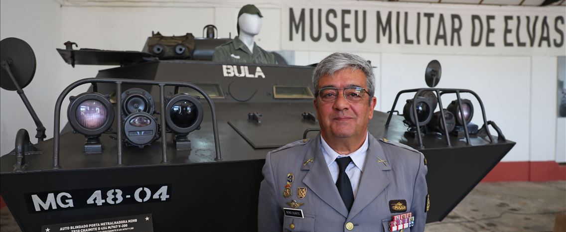 Carros militares do 25 de abril vencem ferrugem e vão "reviver" golpe