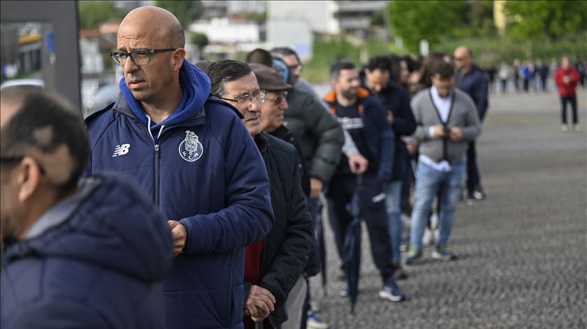 Eleições no FC Porto arrancam com 23 minutos de atraso