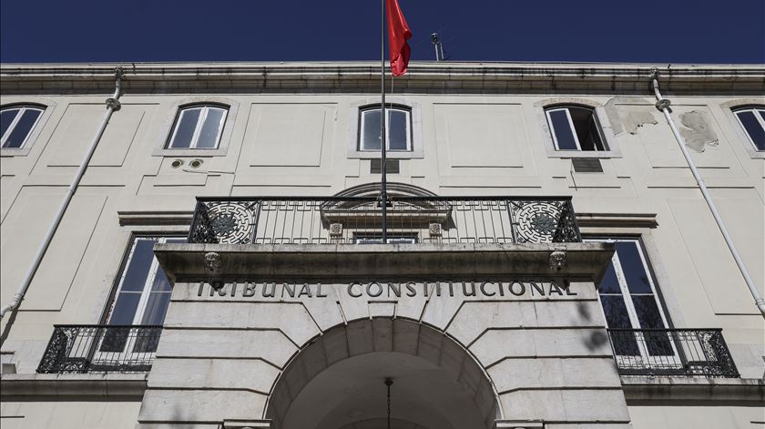 Professor de direito propõe que Açores e Madeira elejam juízes para o TC
