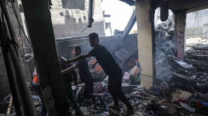 Pelo menos 13 mortos em ataque israelita a campo de refugiados em Gaza
