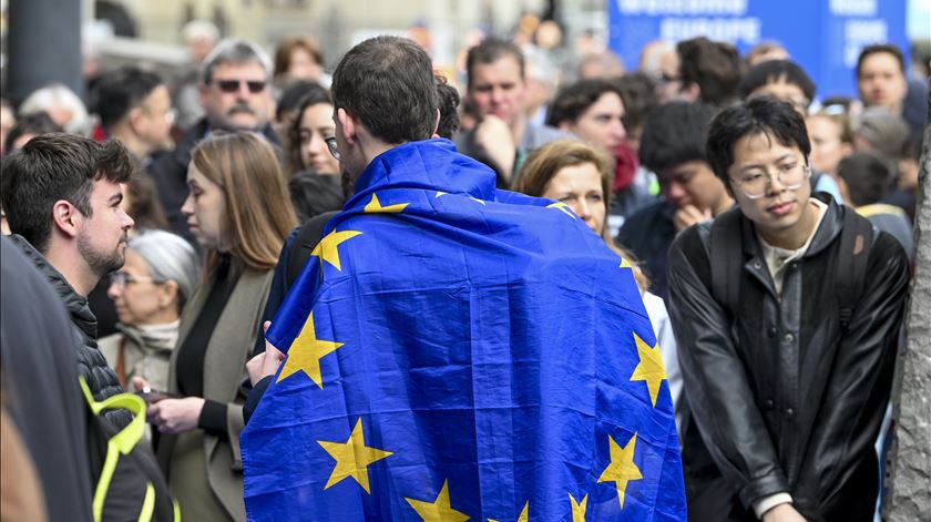 Debates para as eleições europeias de junho arrancam esta segunda-feira